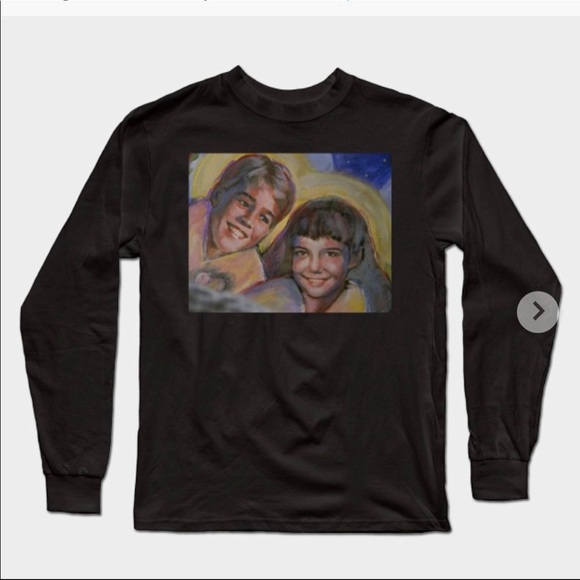 Dawson & Joey Aunt Gwen Long Sleeve Tee - Picture 2 of 6
